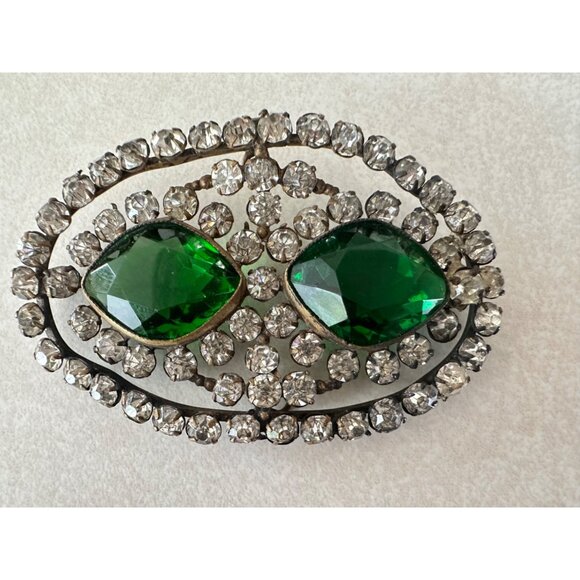 Jewelry - Antique Art Deco 1930s emerald green Czech glass clear rhinestones buckle